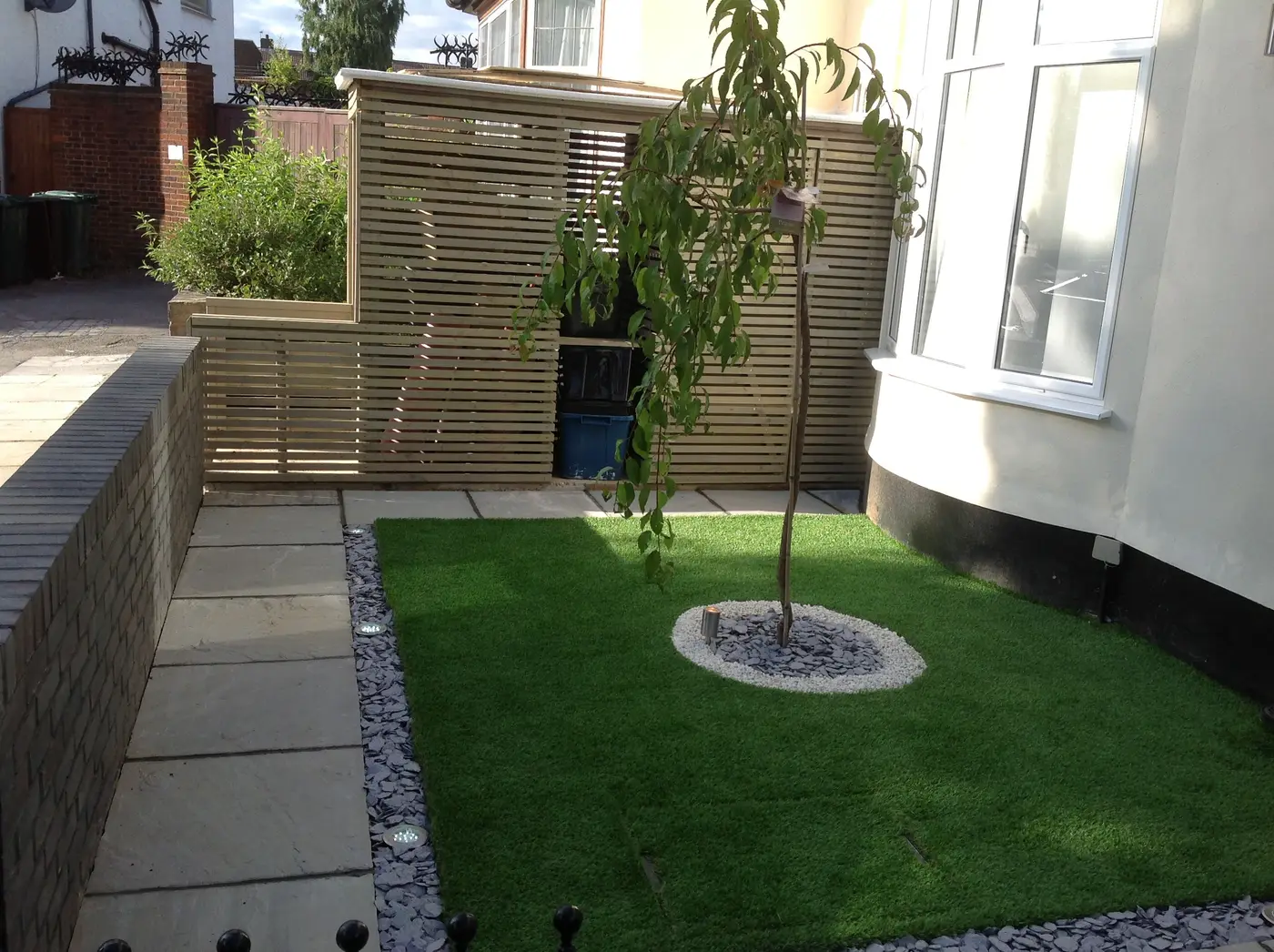 Artificial front lawn